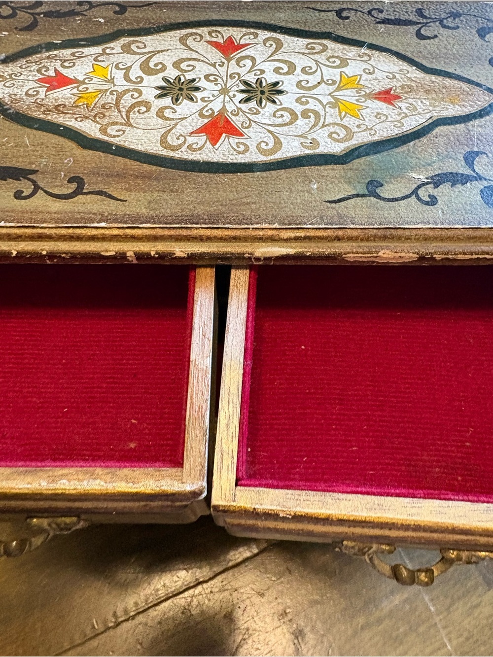 vintage Italian Florentine jewelry box hand-painted gold and black ornate Japan - Picture 6 of 11